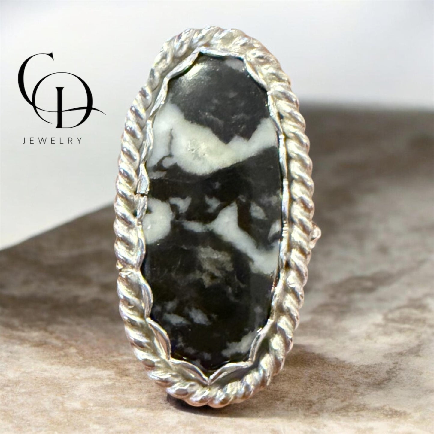 White Buffalo Ring -925